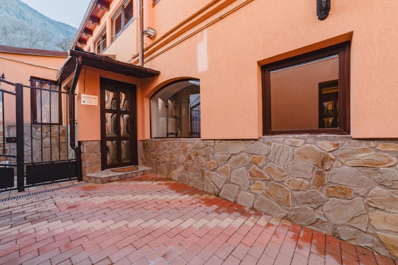 Old Town Studio Apartment Brasov Bagian luar foto